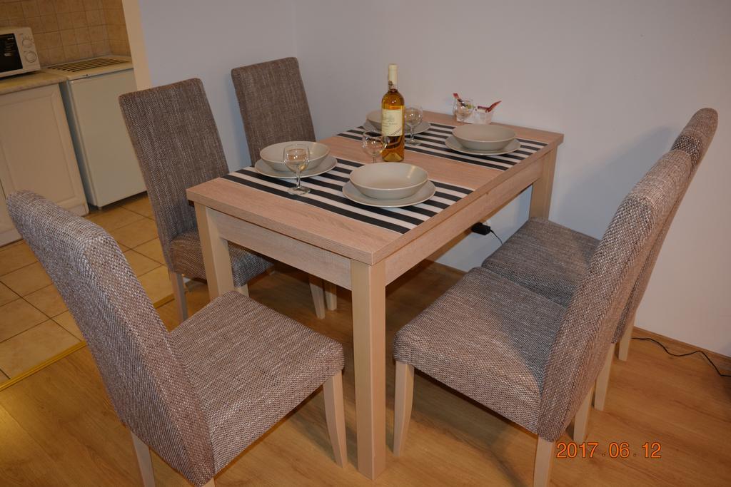Gobe Apartman ハイデゥソボスロー エクステリア 写真