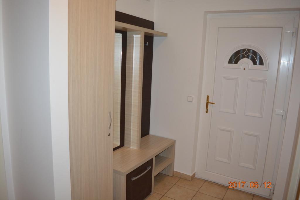 Gobe Apartman ハイデゥソボスロー エクステリア 写真
